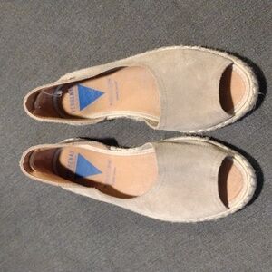 Verbenas Cruz Gray Suede Open Toe Espadrille Flats